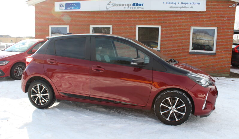 Toyota Yaris 1.5 Premium full