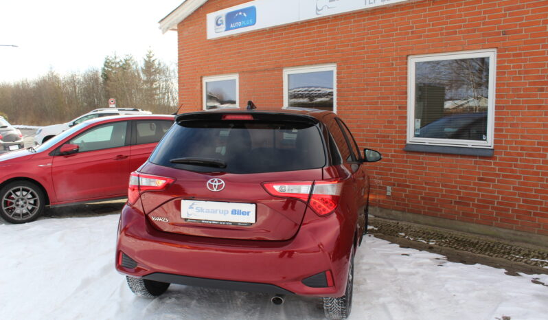 Toyota Yaris 1.5 Premium full