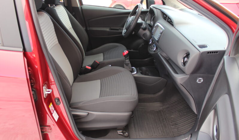 Toyota Yaris 1.5 Premium full