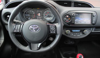 Toyota Yaris 1.5 Premium full