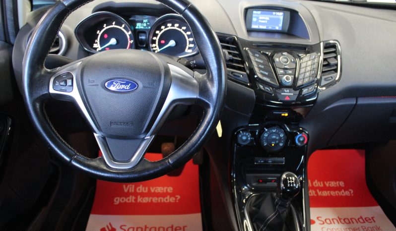 Ford Fiesta 1.0 Ecoboost Titanium 5D full